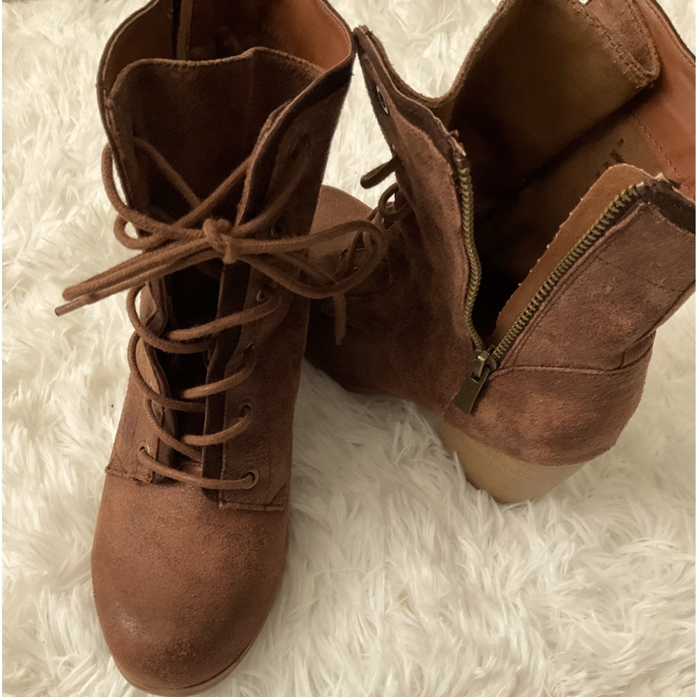 ⭐️FREE for $3 🎅🏾HAPPY HOLIDAYS🎄Maurice’s Heeled Boot - String/Zipper Use